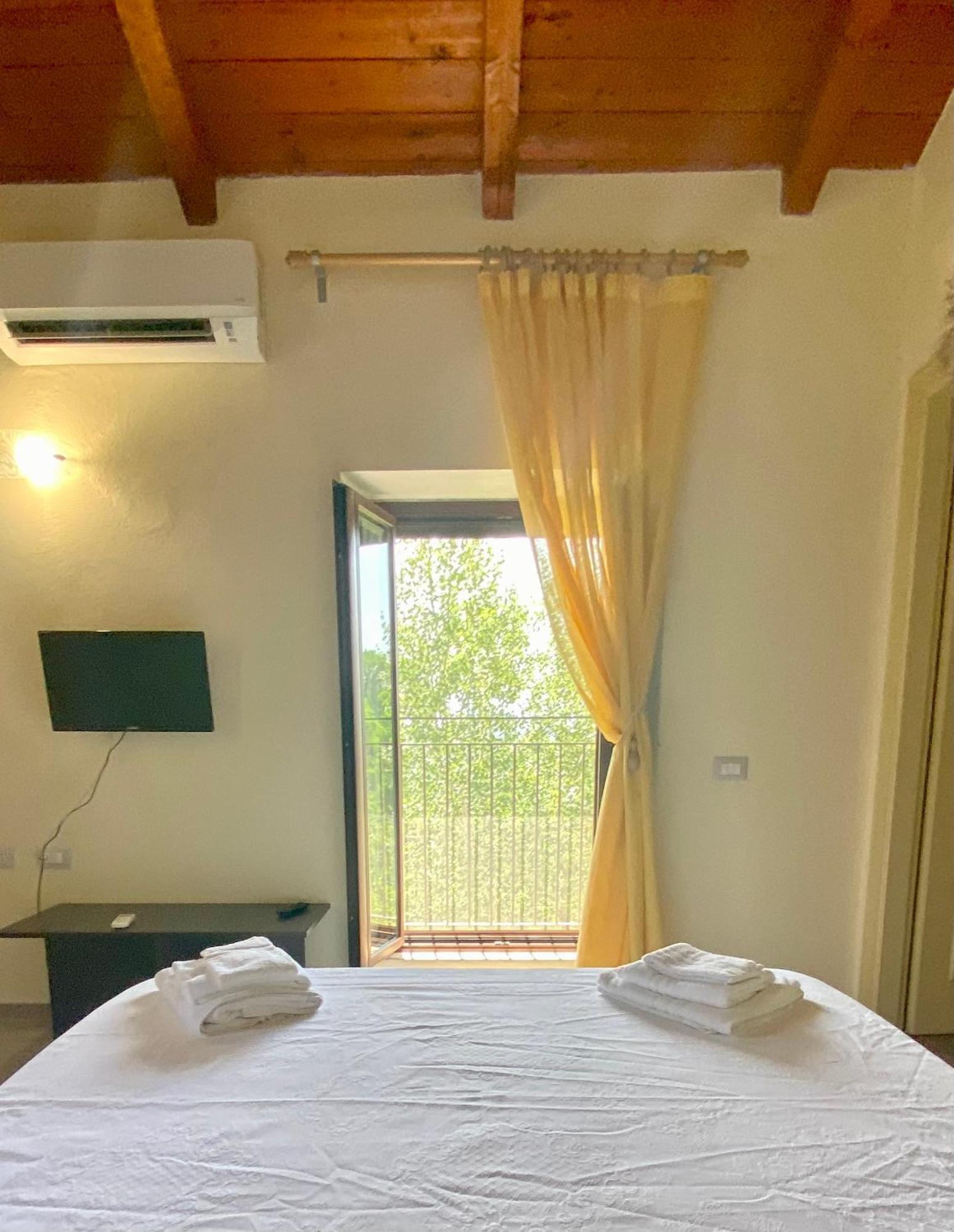 Due Passi B&B Marano Marchesato Exterior photo